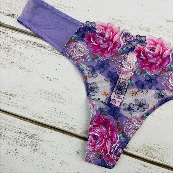Victoria’s Secret Floral Lace Thong Medium - Picture 4 of 7